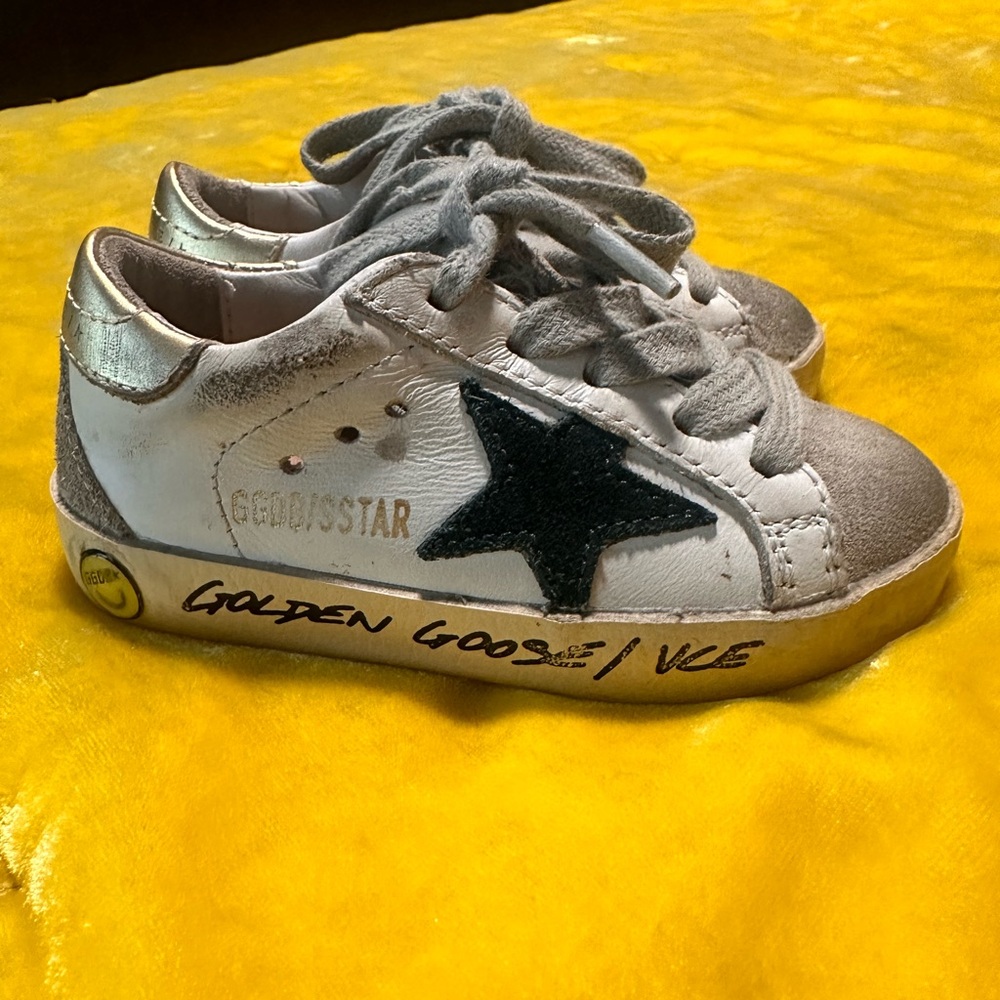 Golden Goose Superstar size 19 (toddler 4)